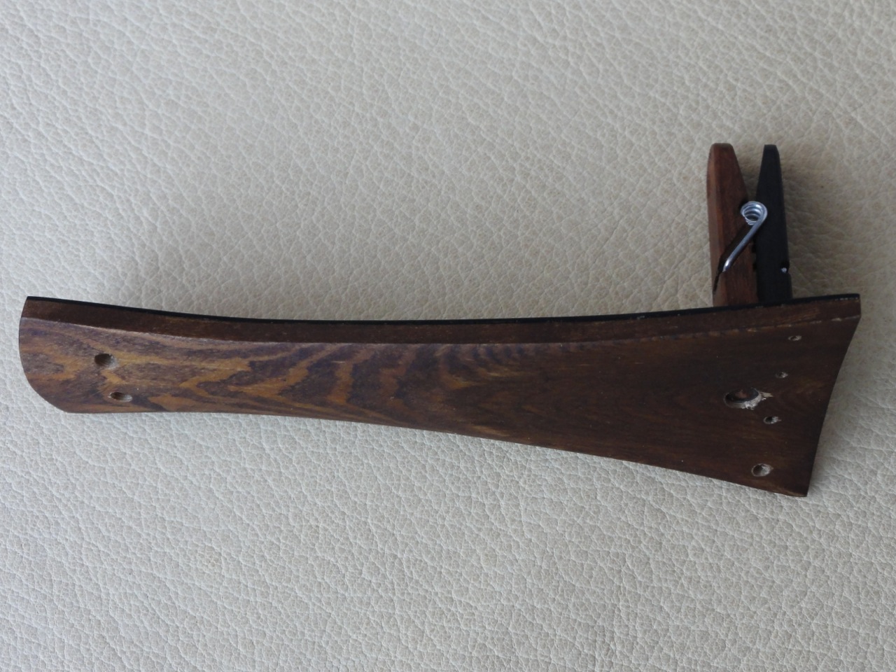 Tail Piece Violin Baroque model with Mute Hole Ebony/Larch + Tail Gut