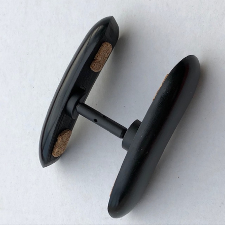 Double-Chinrest –Ebony-bottom Black fittings