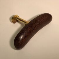 Chinrest – Tamarind - bottom mounted gold fittings