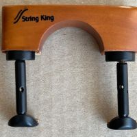 Chinrest - Violin - Central - Medium - Boxwood - Bottom mounted  Hill Black fittings