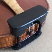 Double Central Chinrest – Violin - Ebony & Silicon - Bottom Mounted Black Fittings